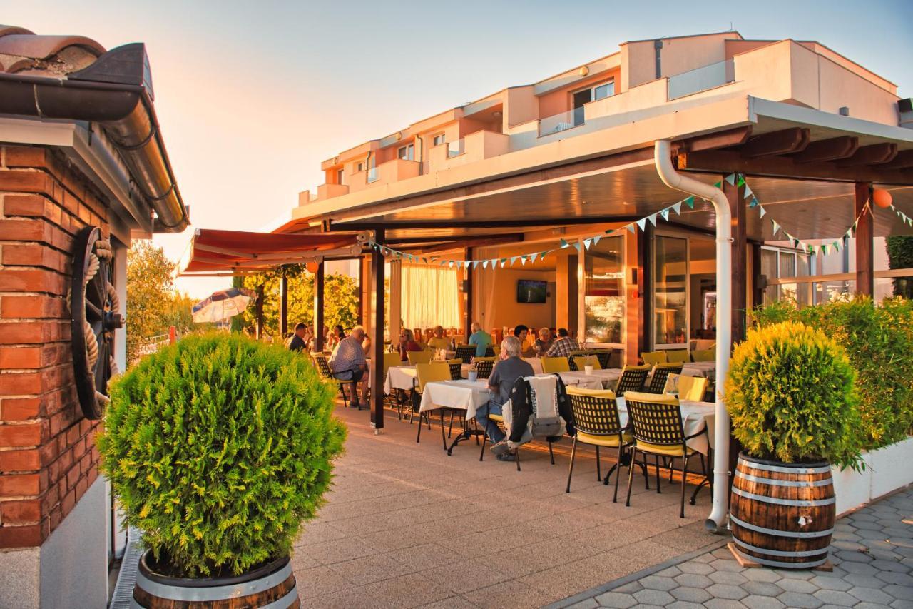 Pension Augustino Miletici Exterior photo